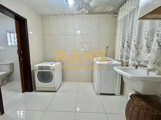 Imagem 15: Casa com 3 quartos sendo 1 suíte, 3 vagas de garagem, área de churrasqueira e amplo