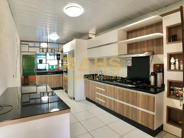 Imagem 8: Lindo sobrado semi-mobiliada e climatizada com 2 suítes, 3 vagas de garagem e completa
