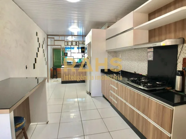 Imagem 4: Lindo sobrado semi-mobiliada e climatizada com 2 suítes, 3 vagas de garagem e completa