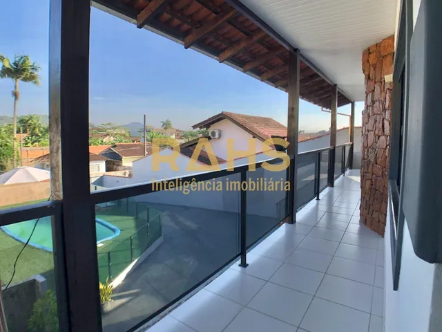 Imagem 9: Lindo sobrado semi-mobiliada e climatizada com 2 suítes, 3 vagas de garagem e completa
