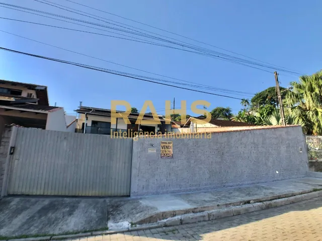 Imagem 3: Lindo sobrado semi-mobiliada e climatizada com 2 suítes, 3 vagas de garagem e completa