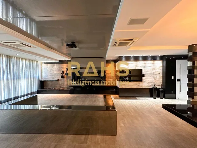 Imagem 10: Apartamento amplo com 4 suítes sendo 1 Master com closet e banheira na região mais