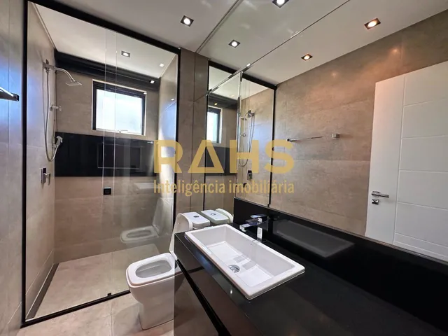 Imagem 5: Apartamento amplo com 4 suítes sendo 1 Master com closet e banheira na região mais