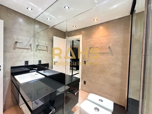 Imagem 6: Apartamento amplo com 4 suítes sendo 1 Master com closet e banheira na região mais