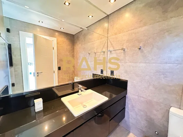 Imagem 4: Apartamento amplo com 4 suítes sendo 1 Master com closet e banheira na região mais