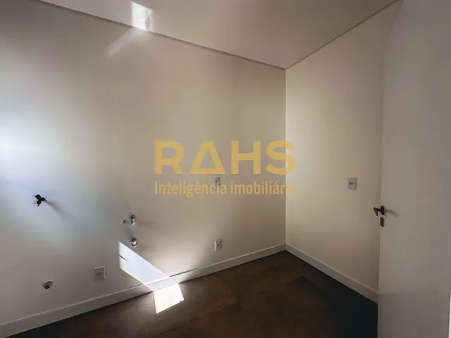 Imagem 9: Sobrado Alto Padrão no Bairro GLÓRIA com 4 quartos com 271 m²