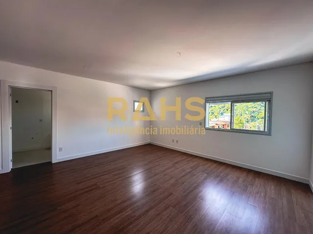 Imagem 15: Sobrado Alto Padrão no Bairro GLÓRIA com 4 quartos com 271 m²