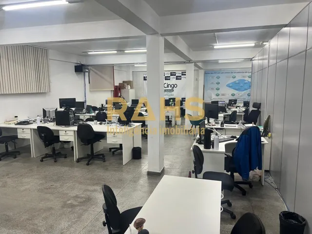 Imagem 2: Galpão Comercial à Venda na João Colin, América - Joinville-SC, 15 Vagas de Garagem