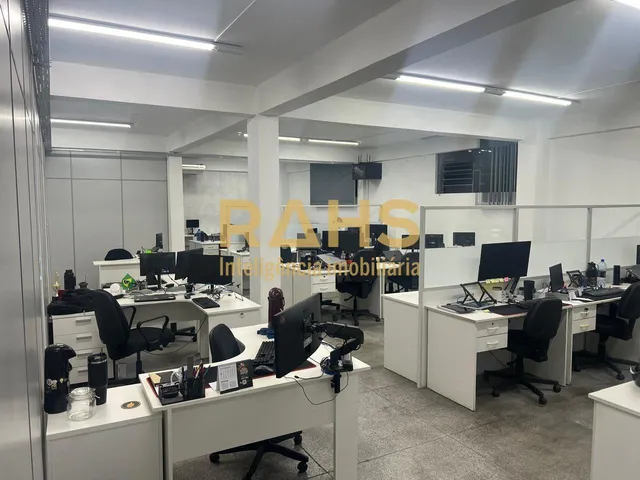 Imagem 4: Galpão Comercial à Venda na João Colin, América - Joinville-SC, 15 Vagas de Garagem