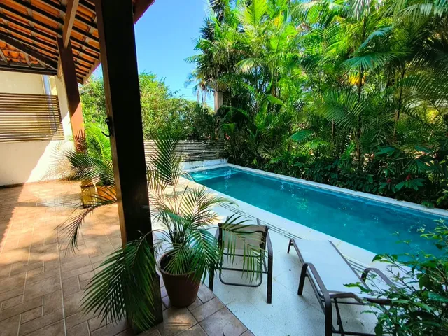 Imagem: A casa possui 3 Dormitórios, 3 Suítes, 3 Banheiros, 3