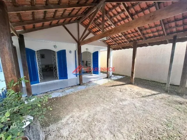 Imagem 3: Excelente Residência com Piscina no Bairro Coroados 300,00 Metros da Praia