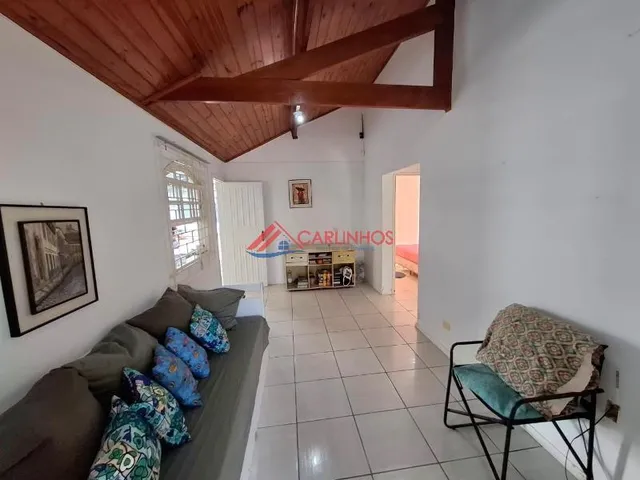 Imagem 5: Excelente Residência com Piscina no Bairro Coroados 300,00 Metros da Praia