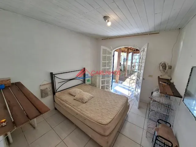 Imagem 4: Excelente Residência com Piscina no Bairro Coroados 300,00 Metros da Praia