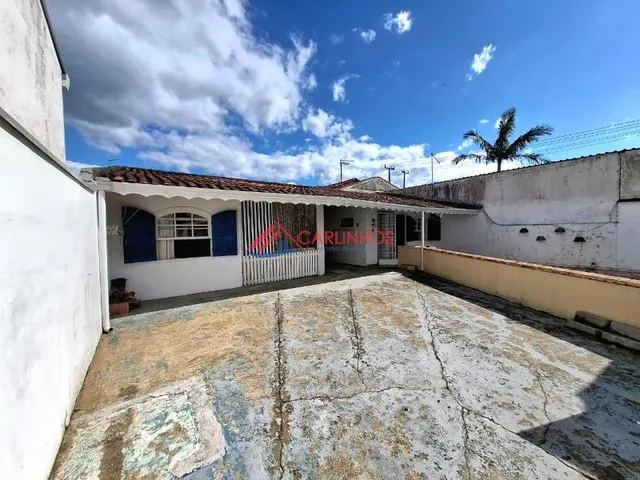 Imagem 15: Excelente Residência com Piscina no Bairro Coroados 300,00 Metros da Praia
