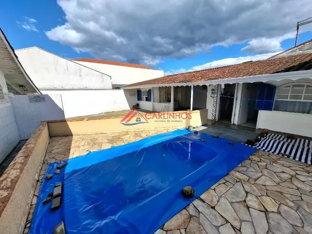 Imagem 7: Excelente Residência com Piscina no Bairro Coroados 300,00 Metros da Praia