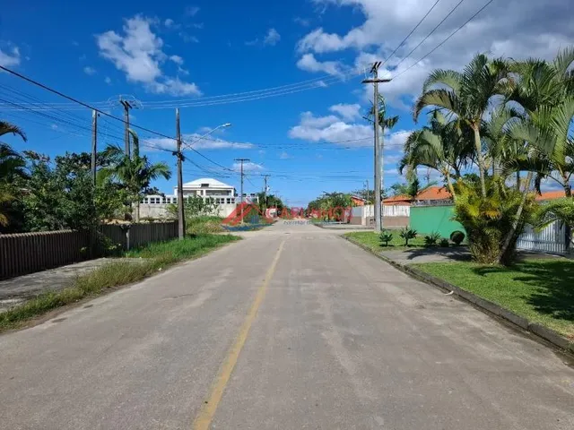 Imagem 14: Excelente Residência com Piscina no Bairro Coroados 300,00 Metros da Praia