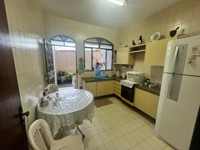 Imagem 4: Casa para locação em Contagem-MG, bairro Amazonas: 4 quartos, 2 suítes, 3 salas, 4