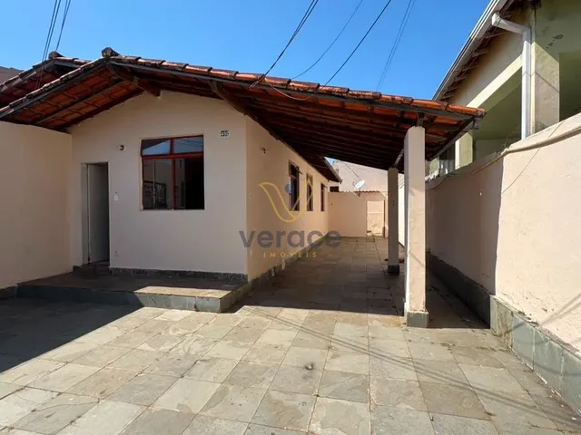 Imagem: Casa à Venda R$740.00,00 no Pioneiros em