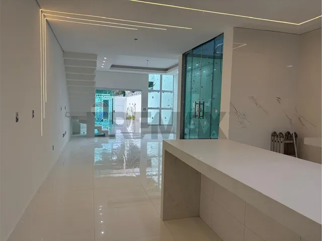 Imagem 2: Duplex de Luxo em Cambolo com Piscina Privativa