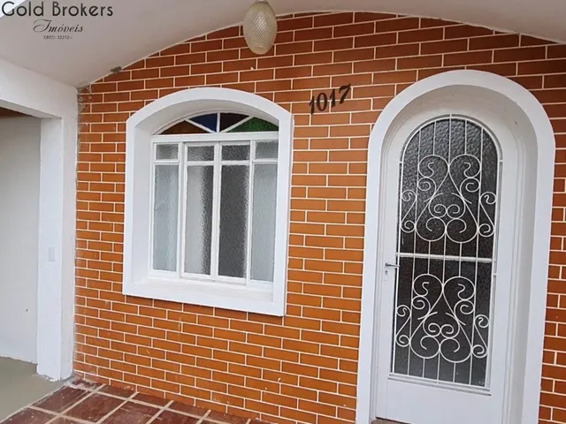 Imagem: A casa possui 2 Dormitórios, 1 Banheiro, 1 Vaga na
