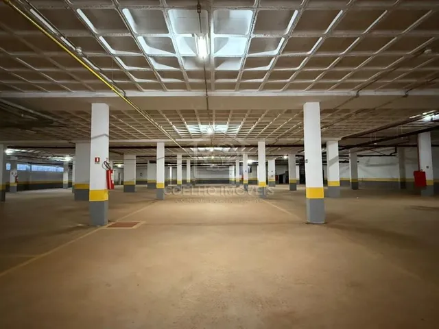 Imagem 10: QSF 01 PRÉDIO COMERCIAL COM AMPLO ESPAÇO ELEVADOR E 104 VAGAS DE GARAGEM