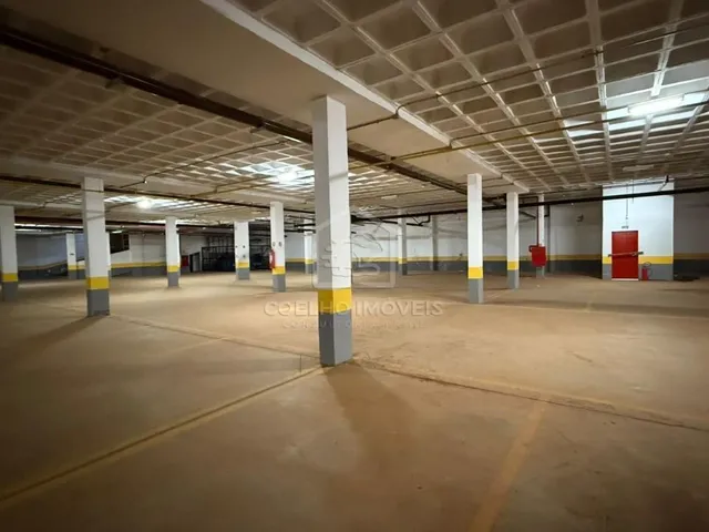 Imagem 7: QSF 01 PRÉDIO COMERCIAL COM AMPLO ESPAÇO ELEVADOR E 104 VAGAS DE GARAGEM