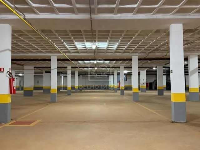 Imagem 14: QSF 01 PRÉDIO COMERCIAL COM AMPLO ESPAÇO ELEVADOR E 104 VAGAS DE GARAGEM