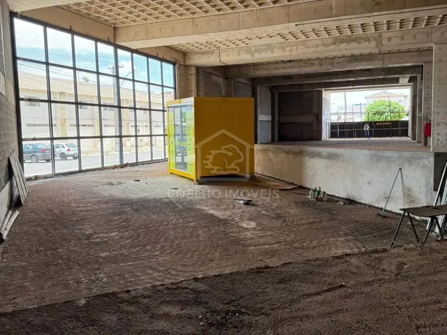 Imagem 3: QSF 01 PRÉDIO COMERCIAL COM AMPLO ESPAÇO ELEVADOR E 104 VAGAS DE GARAGEM