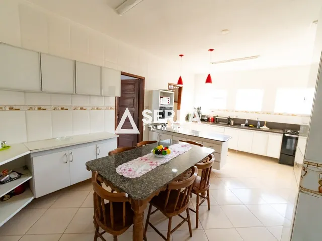 Imagem 8: PARQUE DOS COQUEIROS | 1.525m² DE TERRENO | 305,98m² AC | 4 SUÍTES | PISCINA