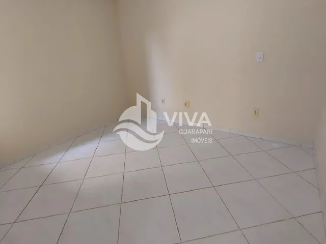Imagem 3: Apartamento de primeiro andar com área externa em "U" composto por 2 quartos á venda na
