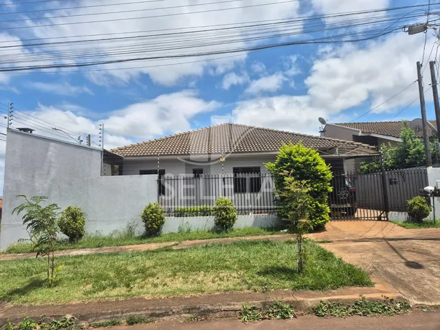 Imagem: Casa a Venda de esquina com piscina e área