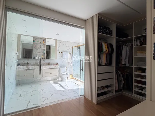 Imagem 2: Chácara de Alto Padrão com 16.000 m², 6 Quartos, Piscina, Lagoa e Estrutura Completa