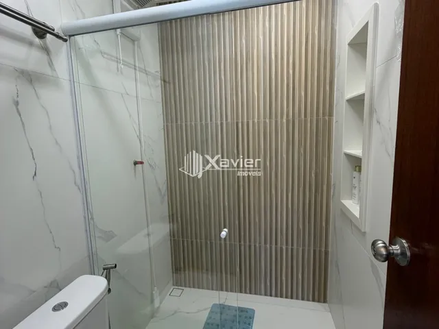 Imagem 15: Chácara de Alto Padrão com 16.000 m², 6 Quartos, Piscina, Lagoa e Estrutura Completa