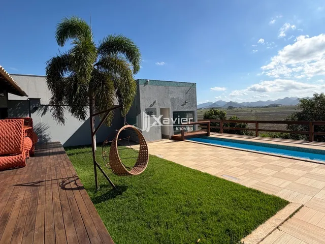 Imagem 4: Chácara de Alto Padrão com 16.000 m², 6 Quartos, Piscina, Lagoa e Estrutura Completa