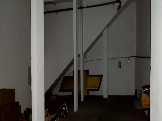 Imagem 4: Vendo / Alugo Prédio Comercial em Campo Grande RJ. Localização: Próximo a faculdade