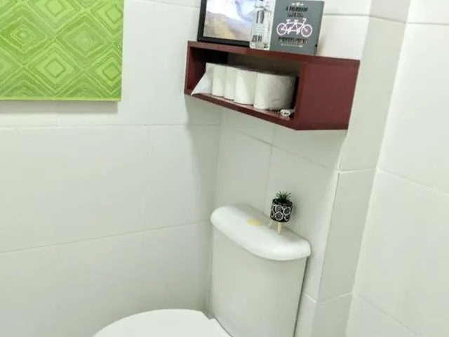 Imagem 2: VENDO EXCELENTE CASA DUPLEX - GUARATIBA - RJ Localização: Descrição: - 03 quartos