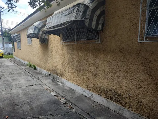 Imagem 4: VENDO IMÓVEL EM CAMPO GRANDE - RJ Localização: Centro de Campo Grande, próximo à