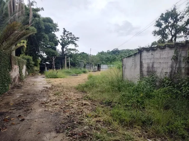 Imagem 14: VENDO/ALUGO SÍTIO EM CAMPO GRANDE - RJ Localização: Próximo à Paróquia São João