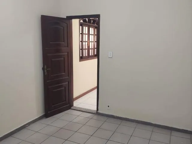 Imagem 15: VENDO CASA EM CAMPO GRANDE - RJ Localização: Próximo ao supermercado Carrefour