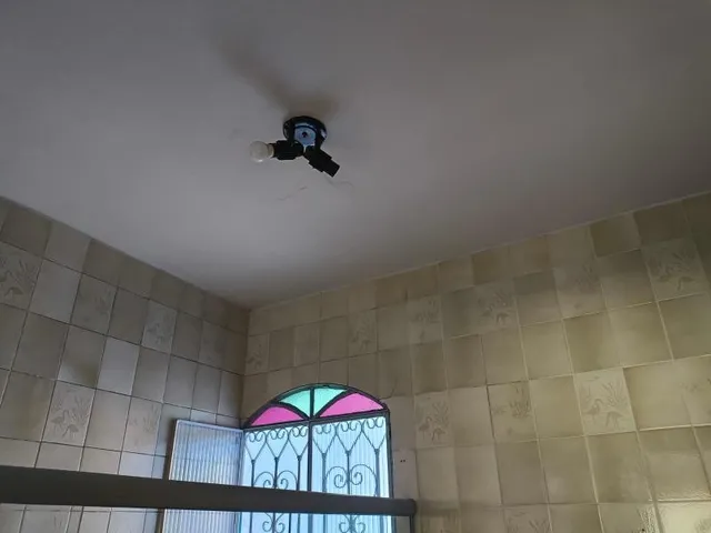 Imagem 5: VENDO EXCELENTE CASA TRIPLEX EM CAMPO GRANDE - RJ Localização: Próximo à Estrada do