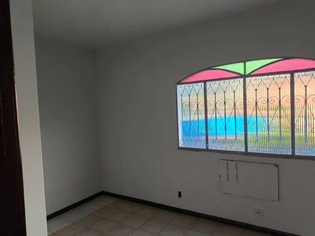 Imagem 15: VENDO EXCELENTE CASA TRIPLEX EM CAMPO GRANDE - RJ Localização: Próximo à Estrada do