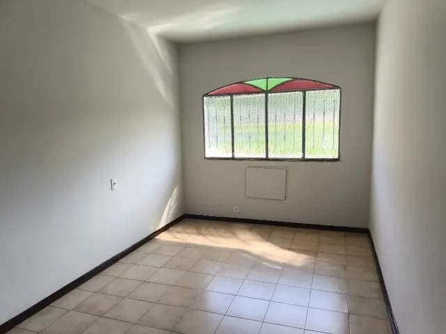 Imagem 6: VENDO EXCELENTE CASA TRIPLEX EM CAMPO GRANDE - RJ Localização: Próximo à Estrada do