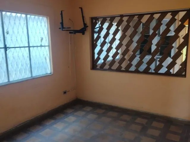 Imagem 15: VENDO CASA EM CAMPO GRANDE - RJ Localização: Rua Viúva Dantas. Próximo ao