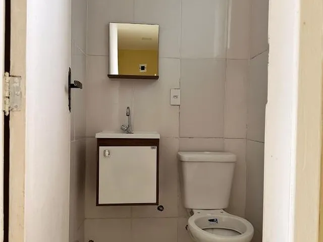 Imagem 5: ALUGO LOJA NO WEST MEDICAL CENTER EM CAMPO GRANDE - RJ Prédio com exuberante fachada