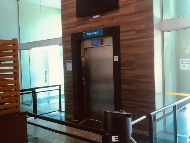 Imagem 3: ALUGO LOJA NO WEST MEDICAL CENTER EM CAMPO GRANDE - RJ Prédio com exuberante fachada