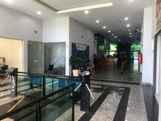 Imagem 6: ALUGO LOJA NO WEST MEDICAL CENTER EM CAMPO GRANDE - RJ Prédio com exuberante fachada