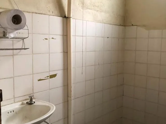 Imagem 4: VENDO LOJA COMERCIAL COM 2 CASAS NOS FUNDOS EM CAMPO GRANDE - RJ Localização: Estrada