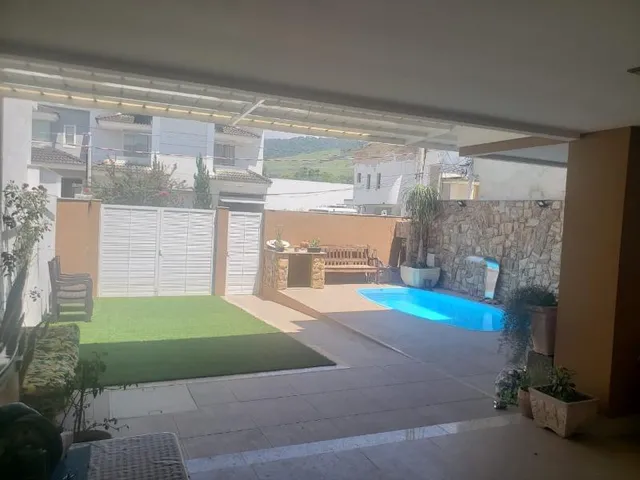 Imagem 4: VENDO CASA DUPLEX DE ALTO PADRÃO Situada no prestigiado Condomínio Golden Village