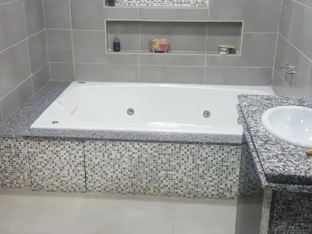 Imagem 6: VENDO CASA DUPLEX DE ALTO PADRÃO Situada no prestigiado Condomínio Golden Village