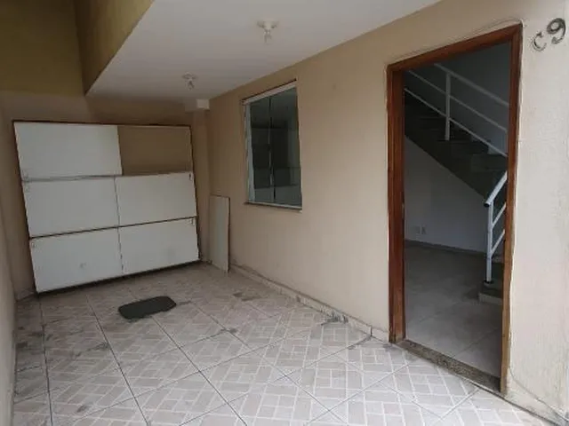 Imagem 6: VENDO CASA DUPLEX EM CAMPO GRANDE - RJ Localização: Rua Mora, próximo ao Clube Campo